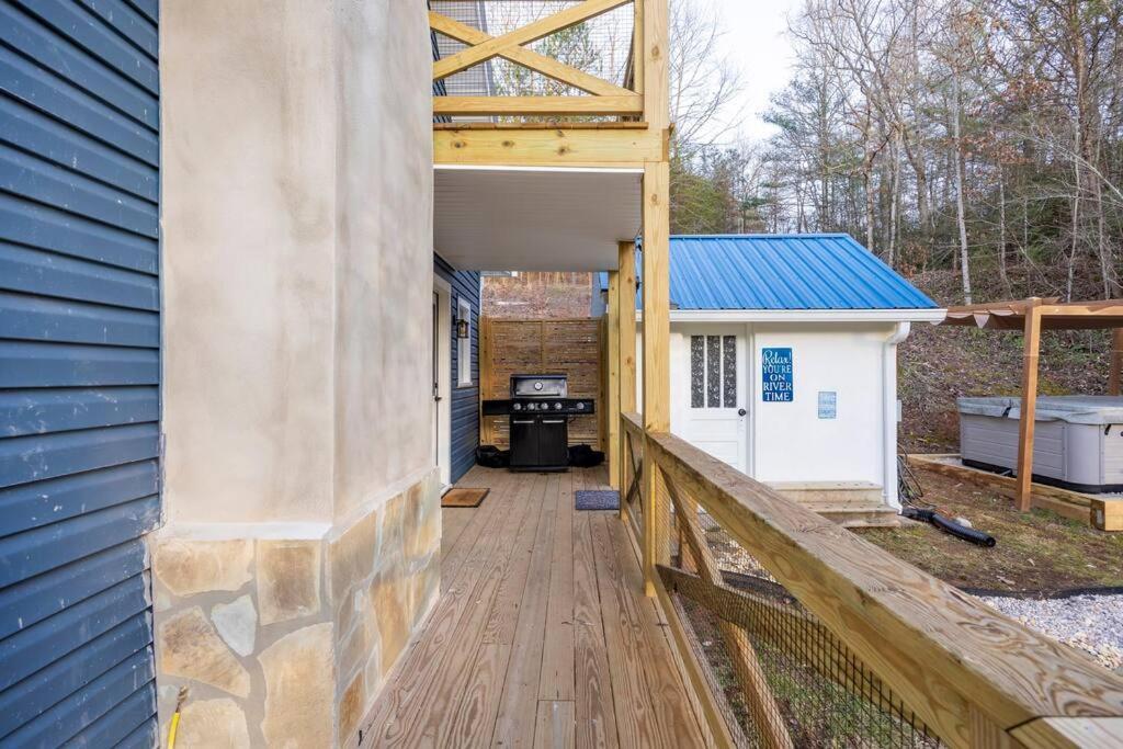 Riverside Relaxer W/Hot Tub+Fire Pit +Wifi & View Franklin Exterior photo