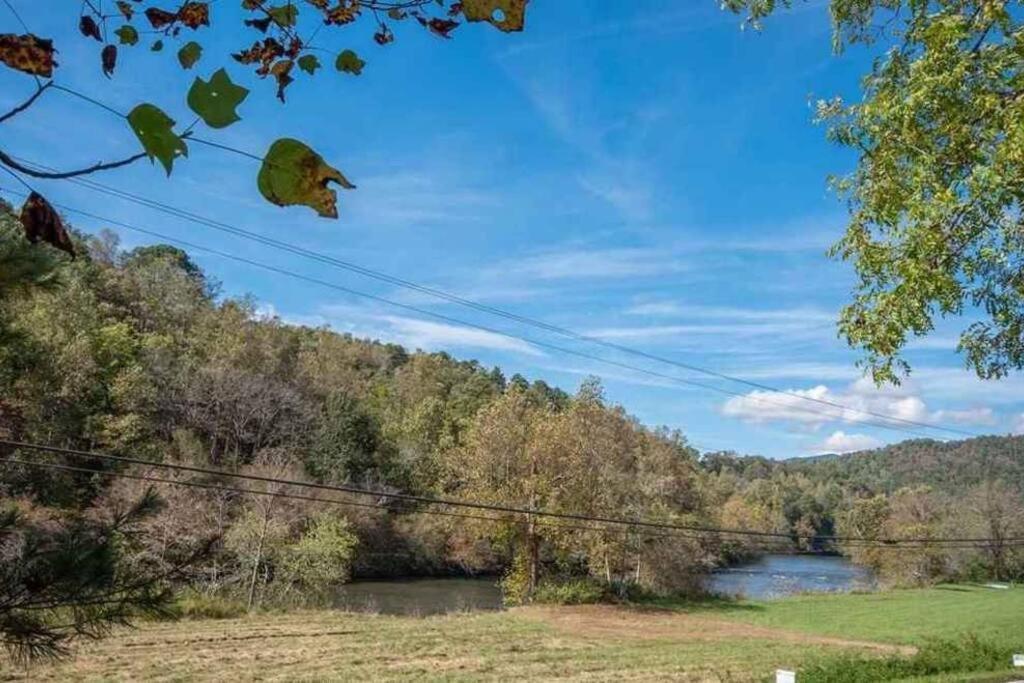 Riverside Relaxer W/Hot Tub+Fire Pit +Wifi & View Franklin Exterior photo