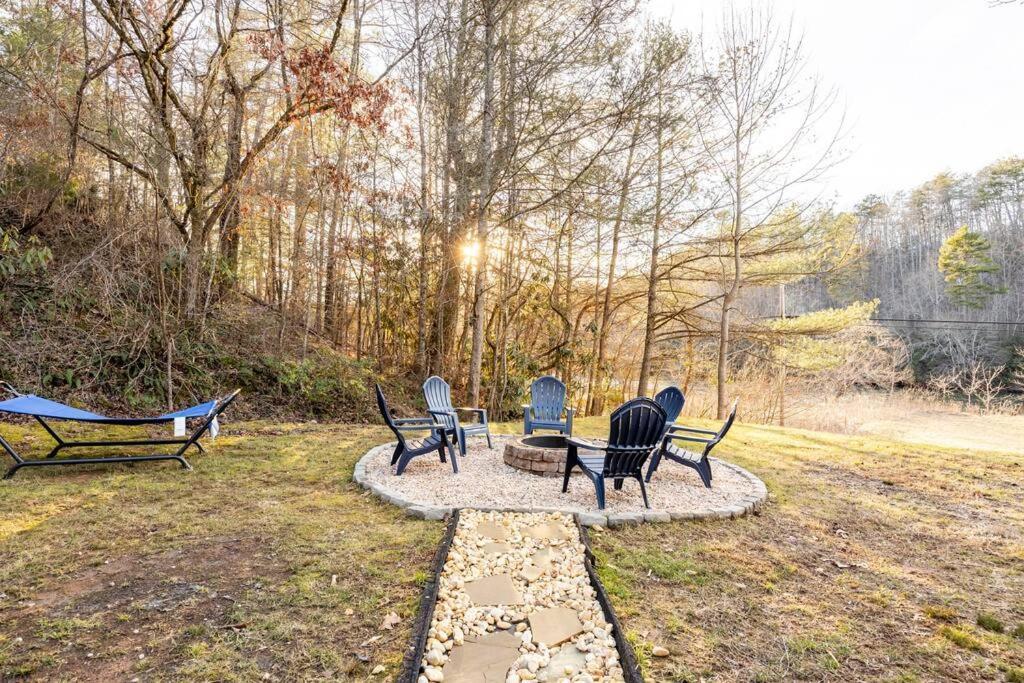 Riverside Relaxer W/Hot Tub+Fire Pit +Wifi & View Franklin Exterior photo